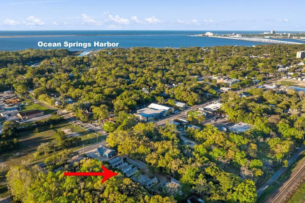 Holiday home In Ocean Springs- Golf Cart Included!!! *